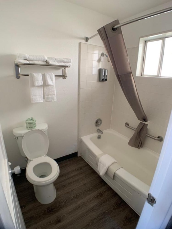 Brookings Inn Resort image 12